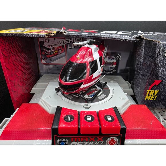 Maxx Action Rescue Fire & Rescue Play Set With Fire Truck Helicopter - Picture 3 of 10